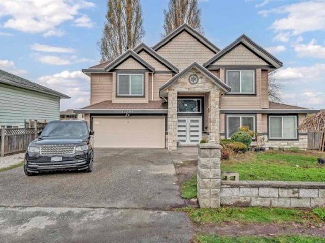 1210 Avenue, Surrey, BC, V3W 3G4 house for sale | Listing ID R3161 | Royal LePage