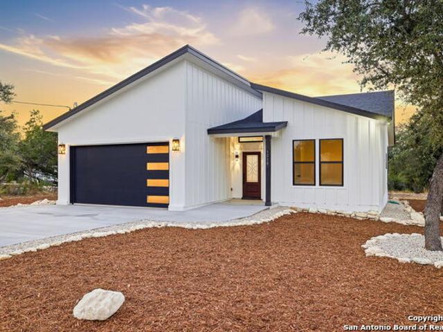 1210 Fernwood Rd