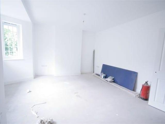 12/10 Flat 4, Peckham SE15 2 bed detached house to rent £1,950 pcm £450 pw