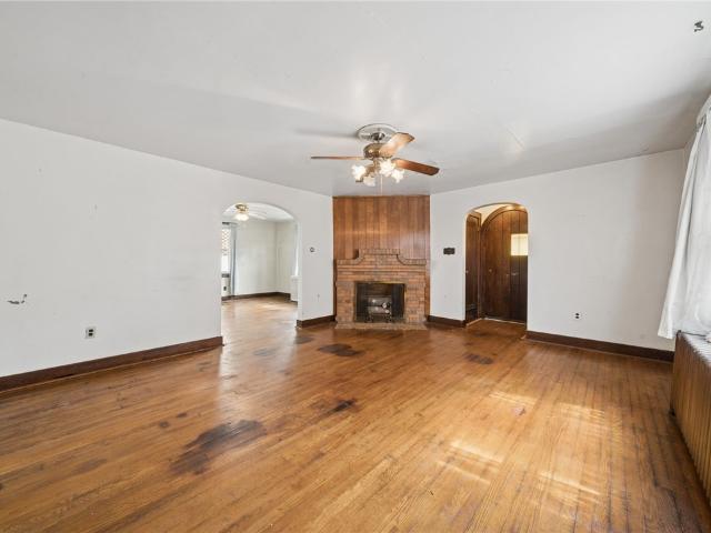 1210 Lincoln Highway