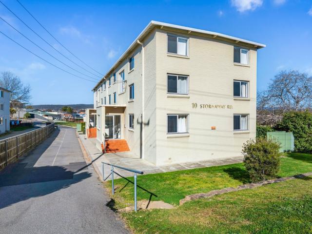 12/10 Stornaway Road, Queanbeyan