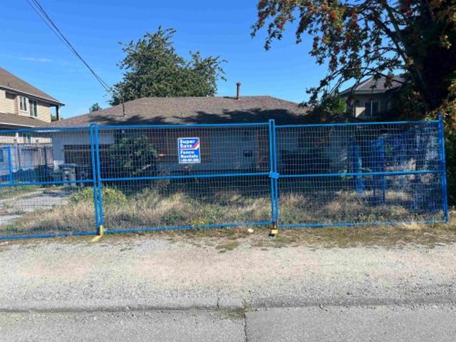 1211 Avenue, Surrey, BC, V3W 3G4 house for sale | Listing ID R3154 | Royal LePage
