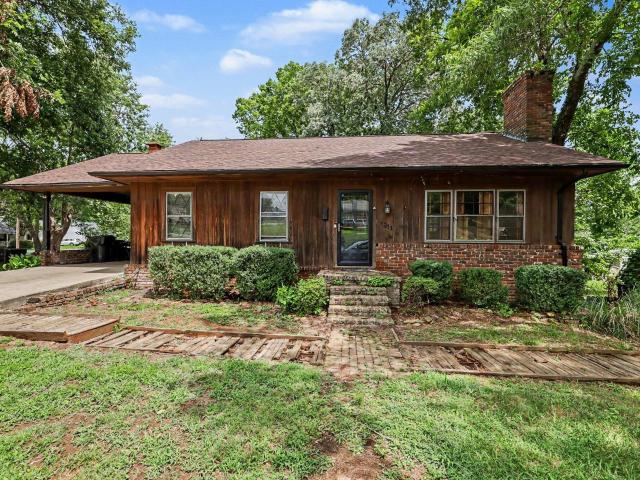 1211 E Willowbrook Drive