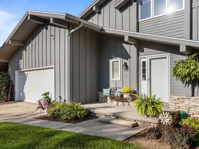1211 lynrose lane