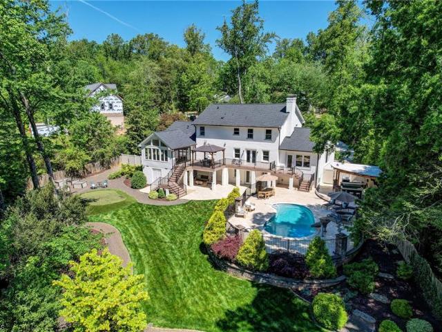 1211 Lakewood Drive