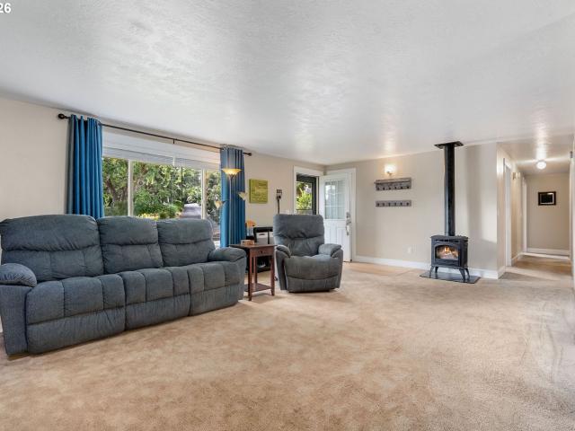 1211 sandy ln
