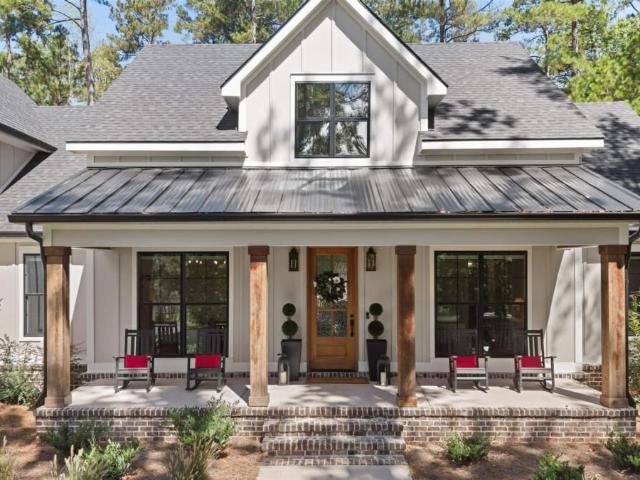 1211 Turnberry Circle
