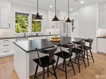 1211 th Avenue NW