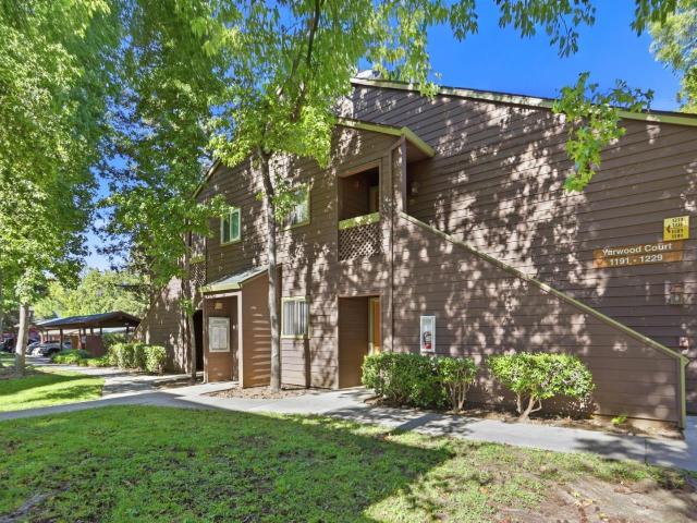 1211 Yarwood Court