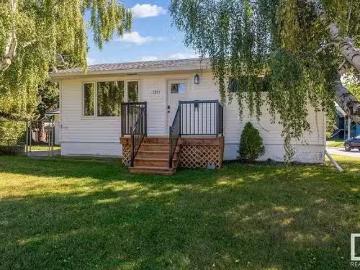 1211 5 Avenue, Cold Lake, AB, T9M 1A8 house for sale Listin.