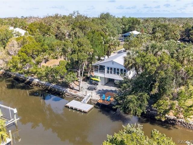 12122 W Gulf Breeze Ct, Crystal River, FL 34429