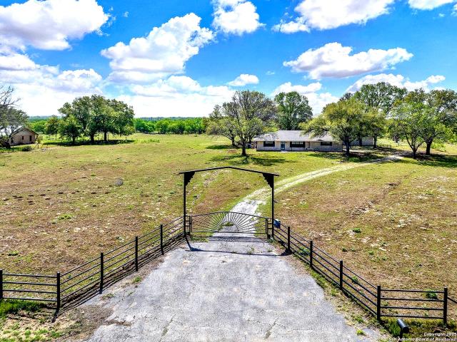 1212 County Road 337, La Vernia, TX 78121 | MLS #1869
