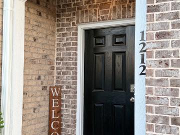 1212 Guernsey Way