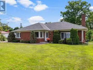 1212 Pembroke Street E, Laurentian Valley, ON, K8A 7R9 house.