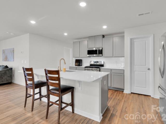 1212 Roundhill Court