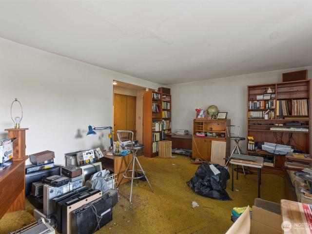 1212 th Avenue SE