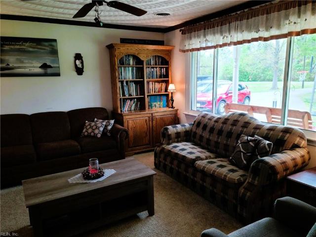 1213 Fentress Airfield RD