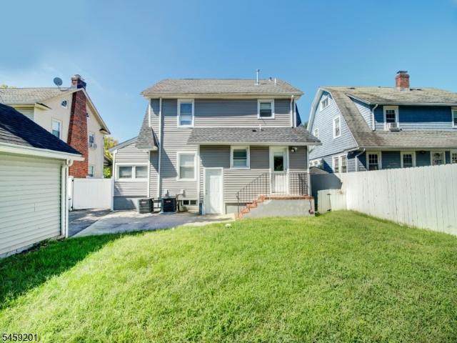 1213 Grant Ave
