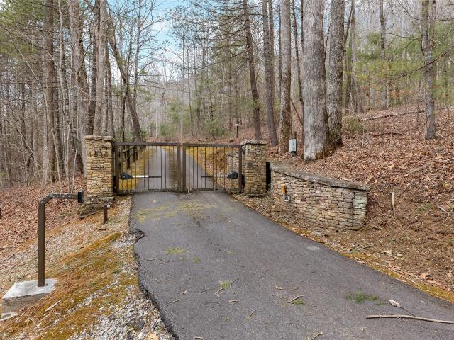 1213 Lost Valley Road