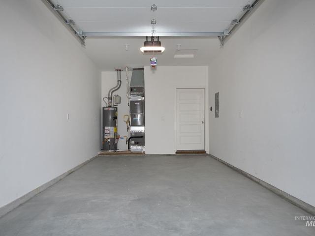 1213 Phillips Circle