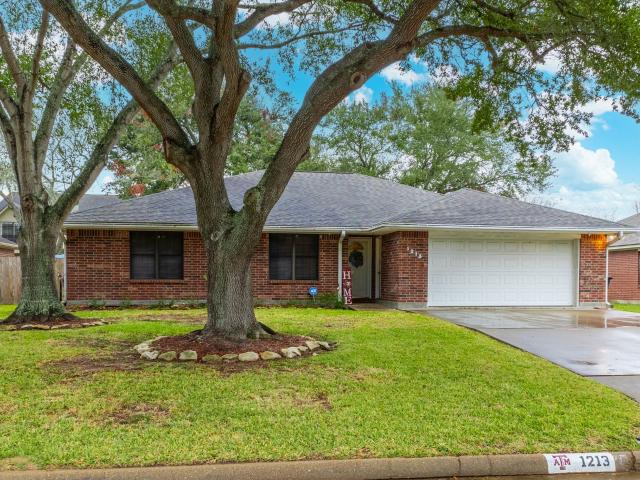 1213 Shadowlake Dr, Sealy, TX 77474 | MLS #74992