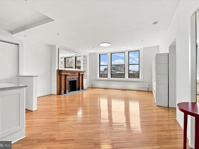 1213 15 Locust Street # 3