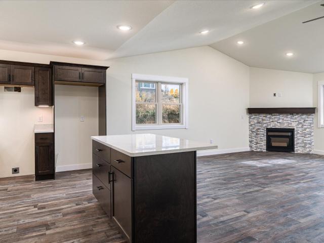 1213 16th Fairway Dr