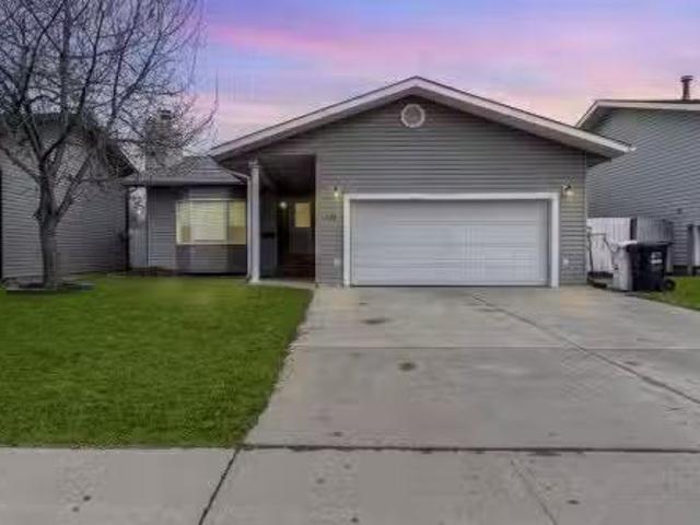 121 Cowley Bay, Fort Mcmurray, AB, T9K 1G5 house for sale L.