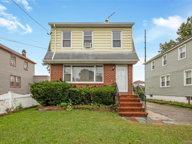 121 Cochran Place