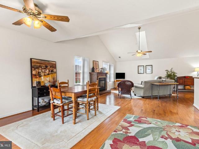 121 Chantilly Court