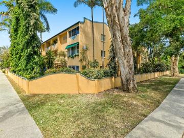 Manunda, Cairns, Lake Morris, Cairns Regional, Low Island, Queensland, Queensland