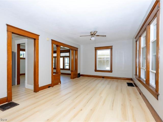 121 Chestnut Avenue NE