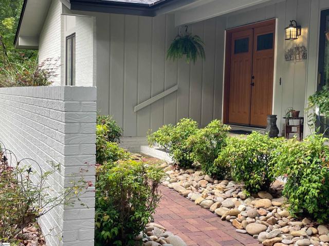121 Circle Drive