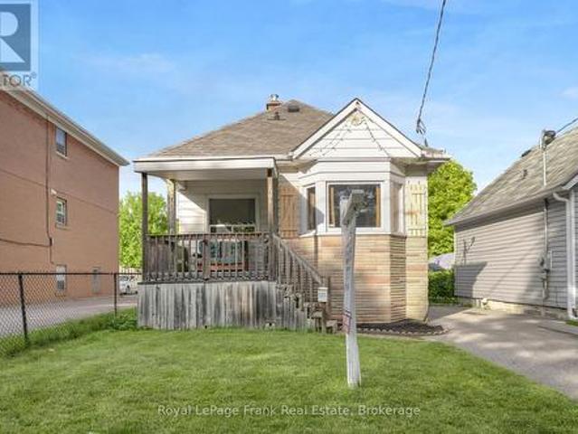 121 Cromwell Avenue, Oshawa Vanier, ON, L1J 4T5 house for sale | Listing ID E13450 | Royal LePage
