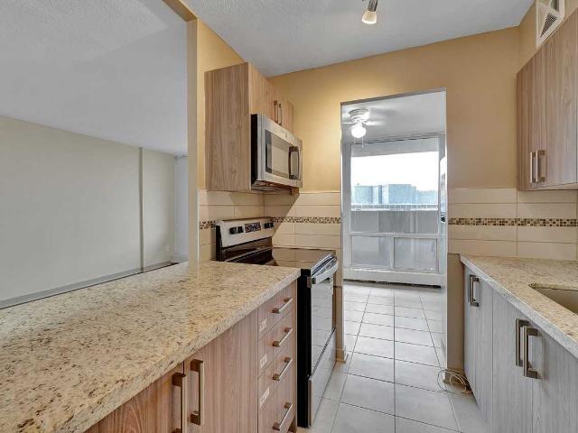 121 Agnes Holdings Inc. Studio Apartment for Rent at 121 Agnes St, Mississauga, ON L5B 2H4 Cooksville