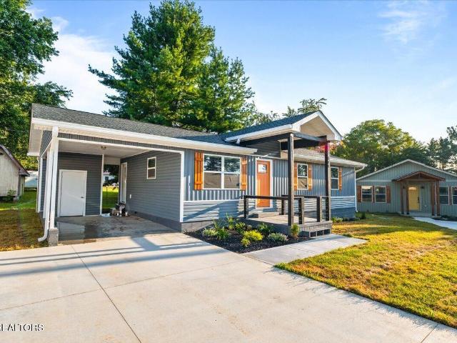 121 Azalea Lane 3