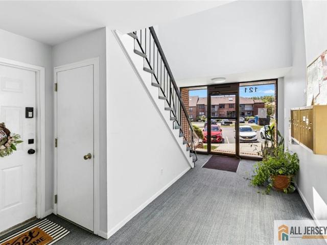 121 Beverly Hills Terrace B