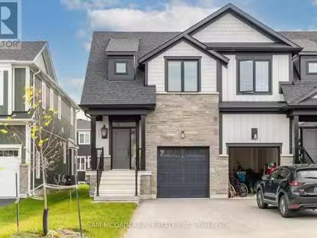 121 Black Willow Crescent, Blue Mountains, ON, L9Y 0R4 house.