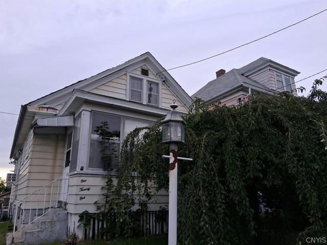 121 Briggs St, Syracuse, NY 13208