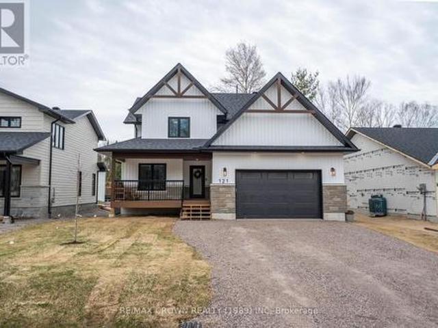 121 Golf Course Road, Callander, ON, P0H 1H0 house for sale | Listing ID X13053 | Royal LePage