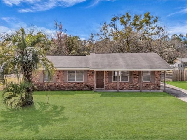 121 Deerwood Court