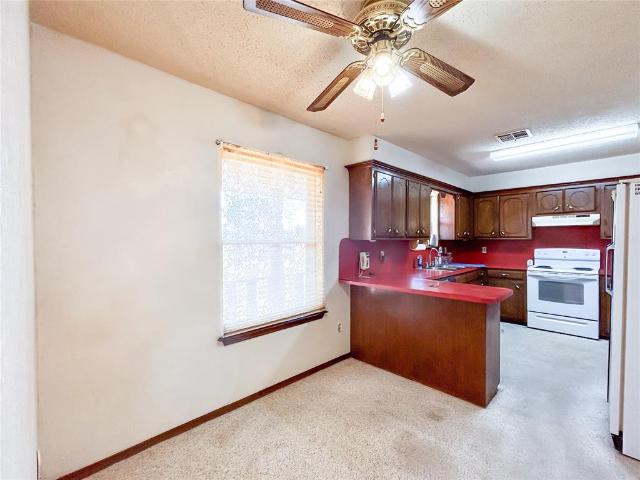 121 E 2nd Street
