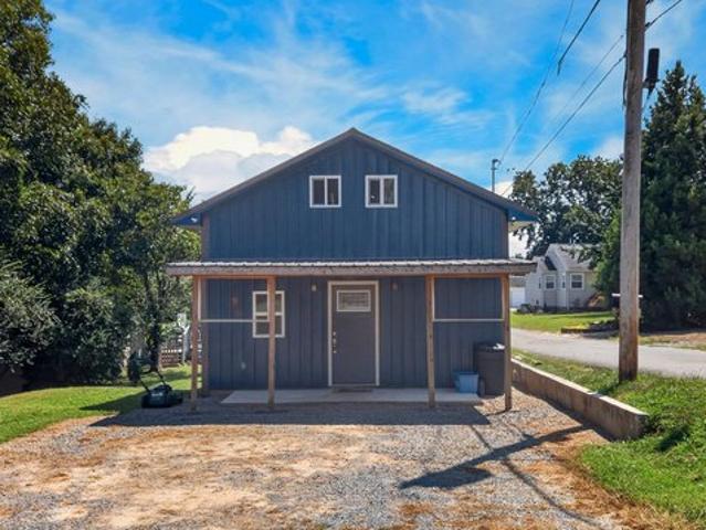 121 E Cinder Aly, Newport, TN 37821