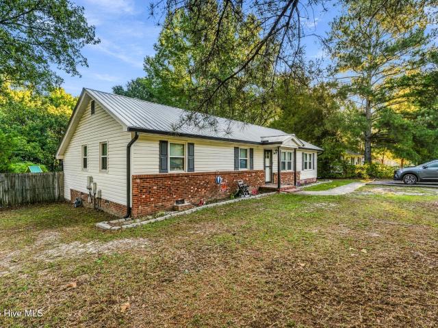 121 E Eason Drive