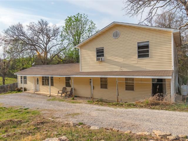 121 E Elm