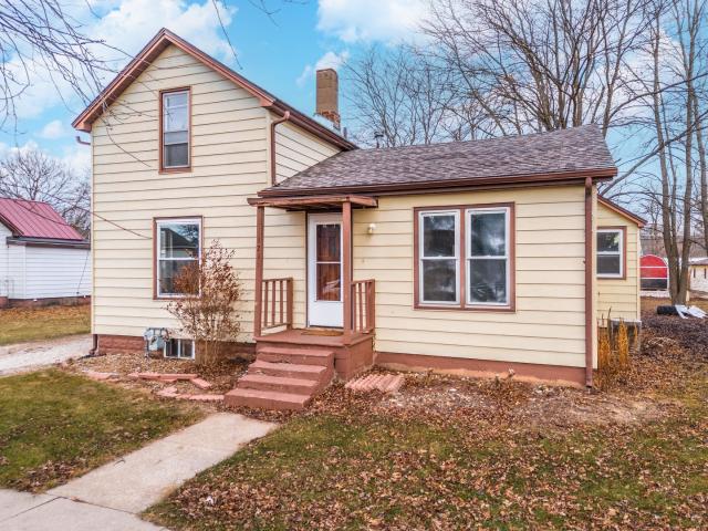 121 E James St, Forrest, IL 61741 | MLS #12539