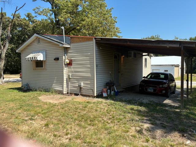 121 E Opdyke Avenue