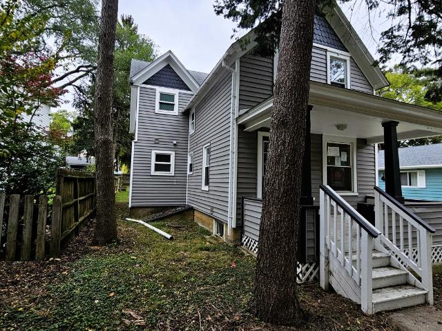 121 Fourth St, Libertyville, IL 60048 | MLS #12615