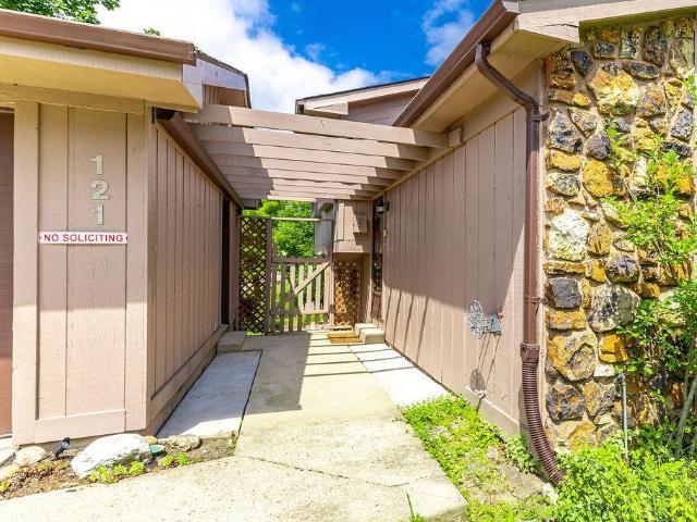 121 Farmington Drive