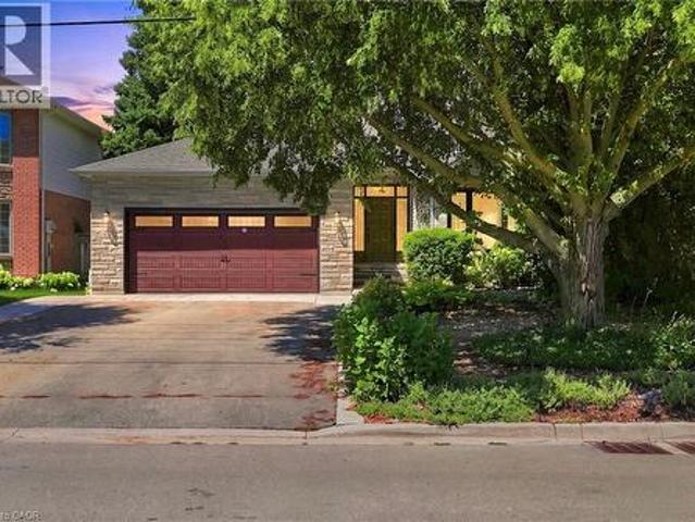 121 First Road W, Stoney Creek, ON, L8J 2S6 house for sale | Listing ID 40852 | Royal LePage